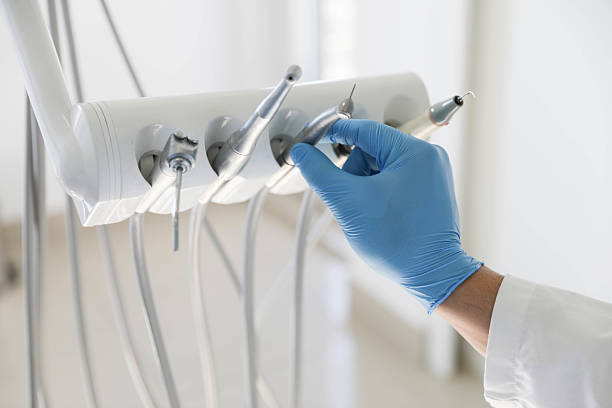 Professional Wisdom Tooth Removal technician working in Pinehurst, ID